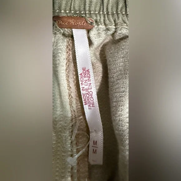 New Free People Printed Waimea Slouchy Shorts in Floral Earth Combo Medium - Picture 7 of 8